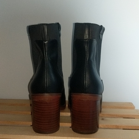 Kensie Black Chelsea Boots - Picture 4 of 10